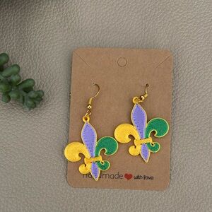MARDI GRAS FLEUR DE LIS EARRINGS NEW ORLEANS LOUISIANA DANGLE NWT